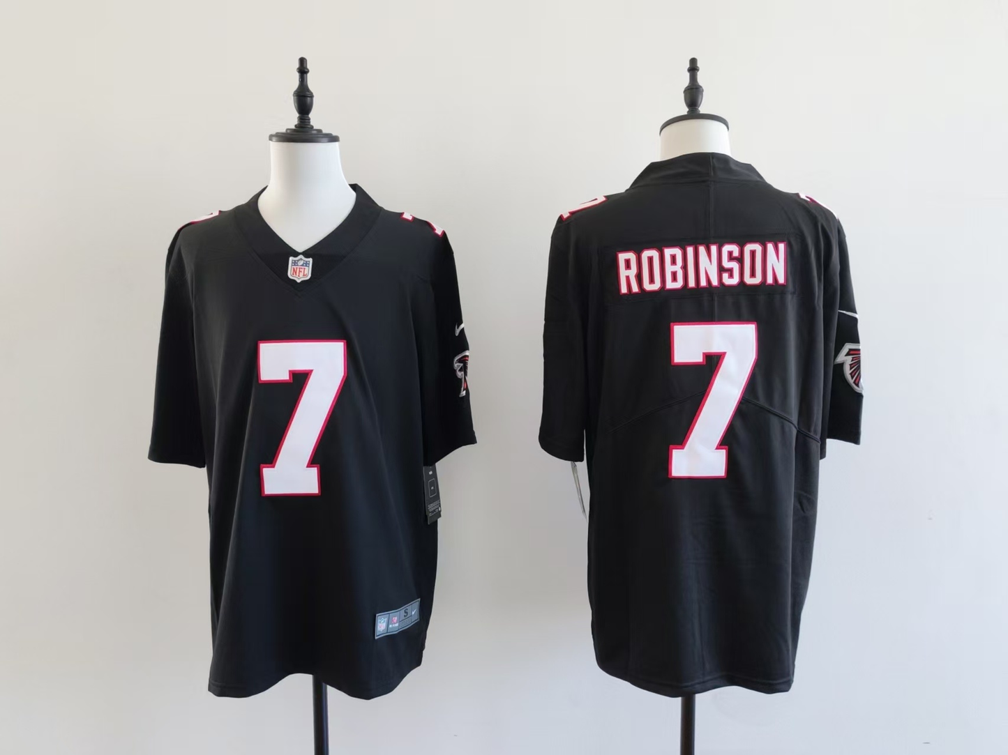 Bijan Robinson #7 Atlanta Falcons black Jersey