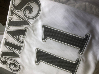 Dallas Mavericks Kyrie Irving #11 Throwback  Jersey -  Dense Embroidery
