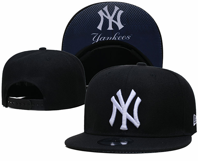 New York Yankees Black Snapback Cap