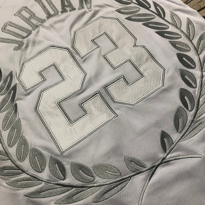 Chicago Bulls Michael Jordan #23 All-white Throwback Jersey - Dense Embroidery