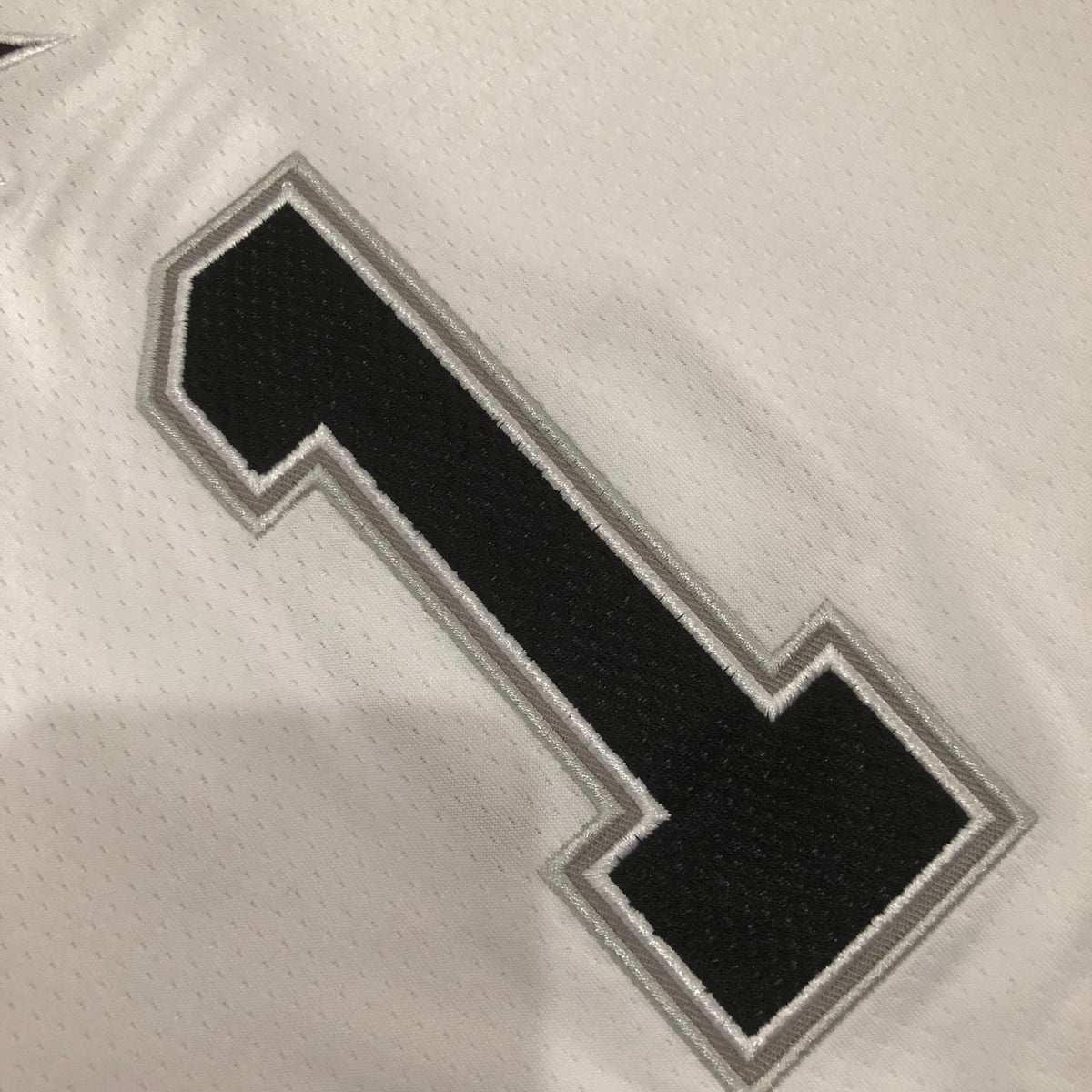 San Antonio Spurs Victor Wembanyama #1 White Throwback Jersey - Dense Embroidery