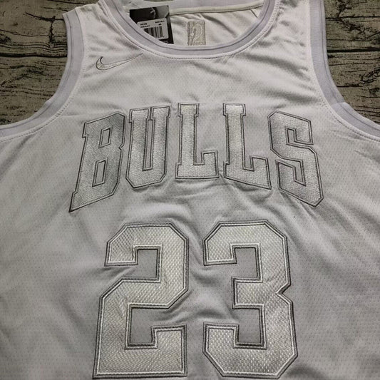 Chicago Bulls Michael Jordan #23 All-white Throwback Jersey - Dense Embroidery