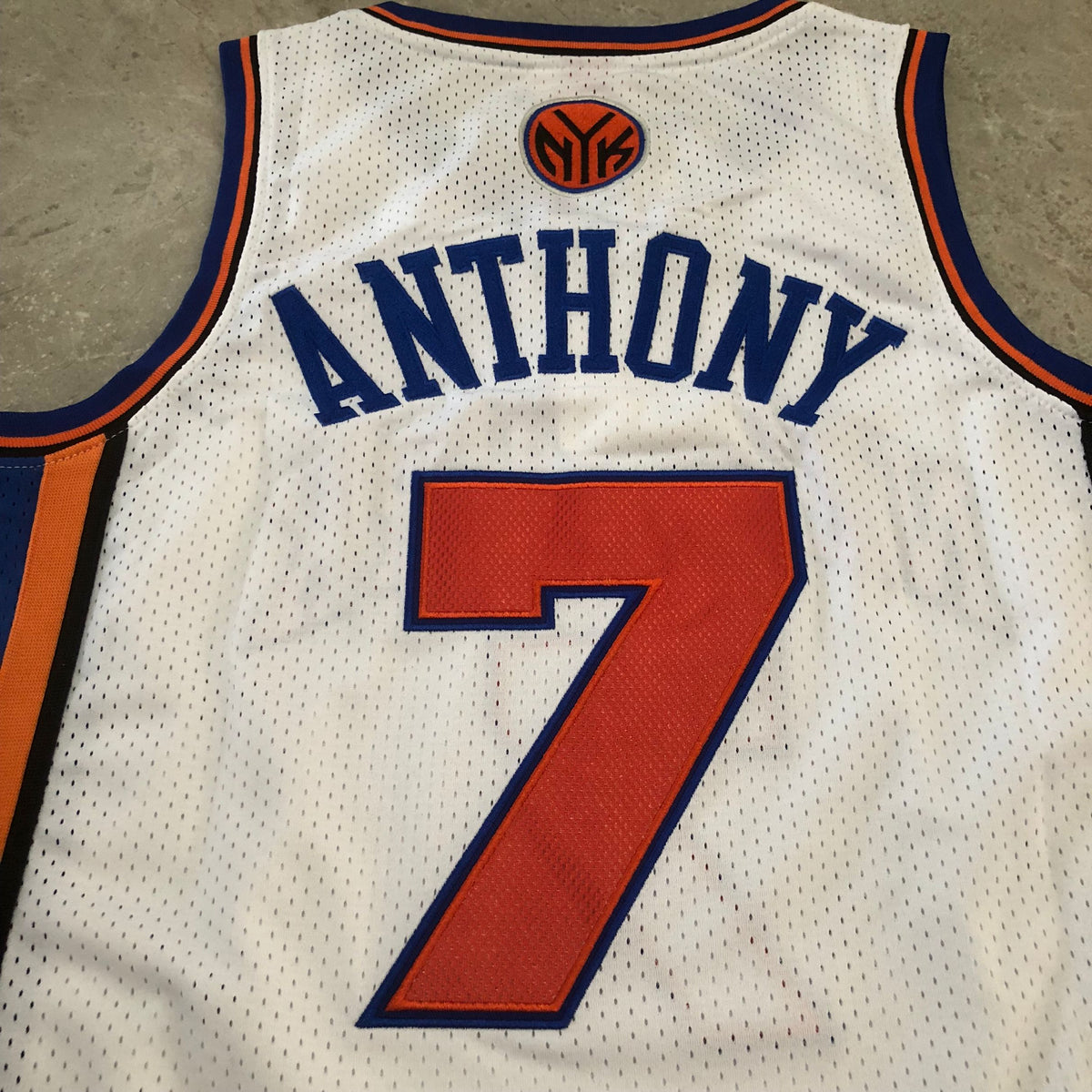 New York Knicks Carmelo Anthony #7 White Throwback Jersey - Dense Embroidery