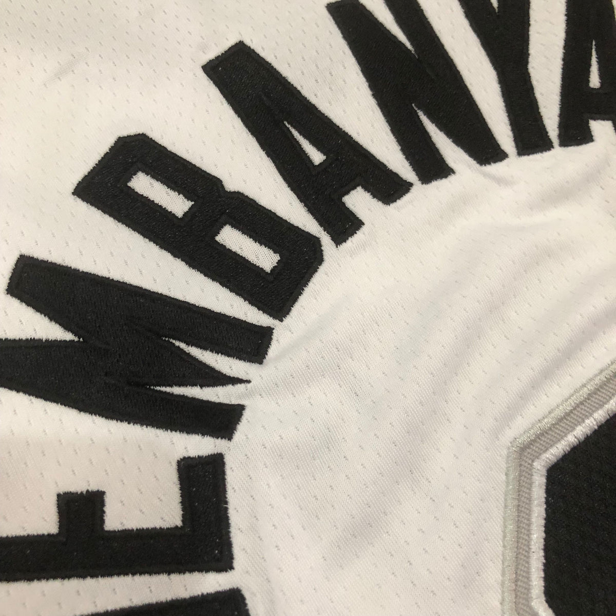San Antonio Spurs Victor Wembanyama #1 White Throwback Jersey - Dense Embroidery