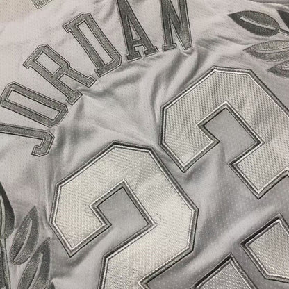 Chicago Bulls Michael Jordan #23 All-white Throwback Jersey - Dense Embroidery