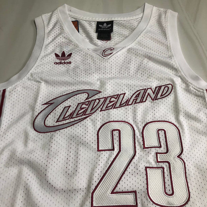 Cleveland Cavaliers LeBron James #23 All-white Throwback Jersey - Dense Embroidery