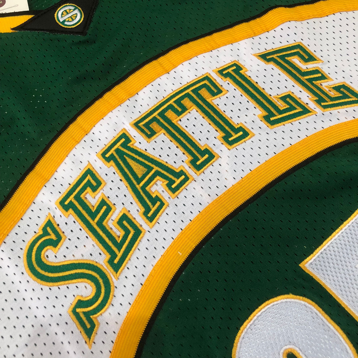 Seattle SuperSonics Kevin Durant #35 Throwback Jersey - Dense Embroidery