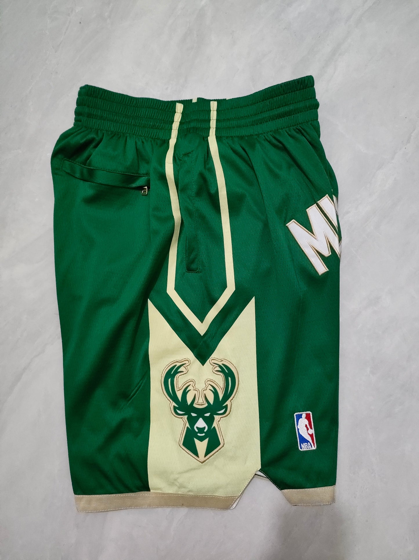 Milwaukee Bucks Green Regular Pocket Shorts