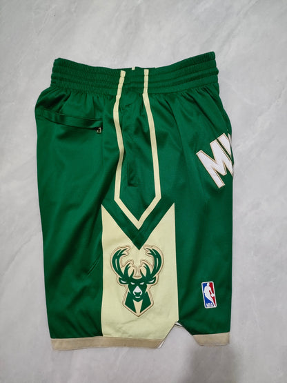 Milwaukee Bucks Green Regular Pocket Shorts